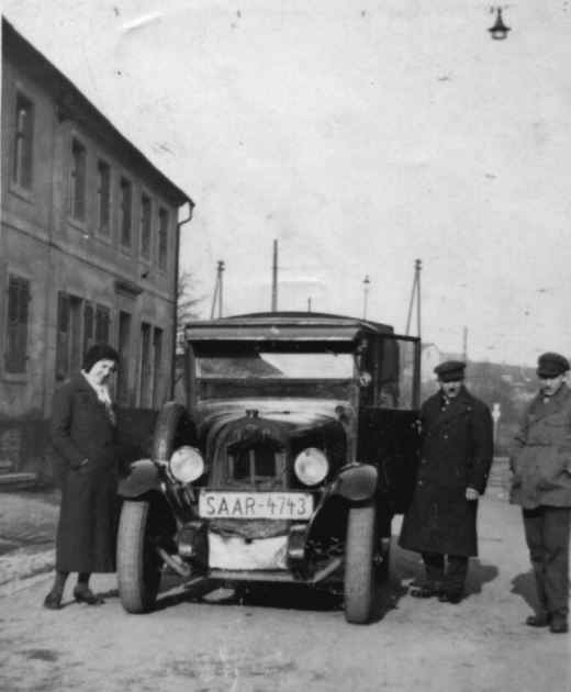 1.Auto am Hirtenbrunnen..jpg (37171 Byte)